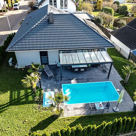 Grosszuegige Unterkunft Mit Terrasse Oberbrechen Esterno foto