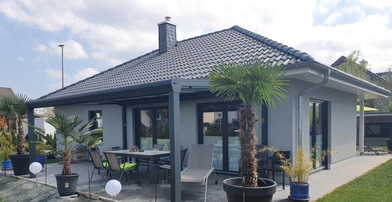 Grosszuegige Unterkunft Mit Terrasse Oberbrechen Esterno foto