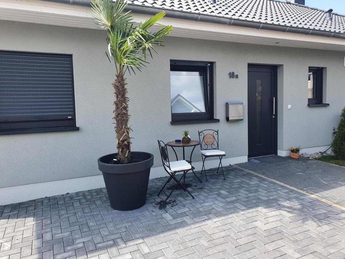 Grosszuegige Unterkunft Mit Terrasse Oberbrechen Esterno foto