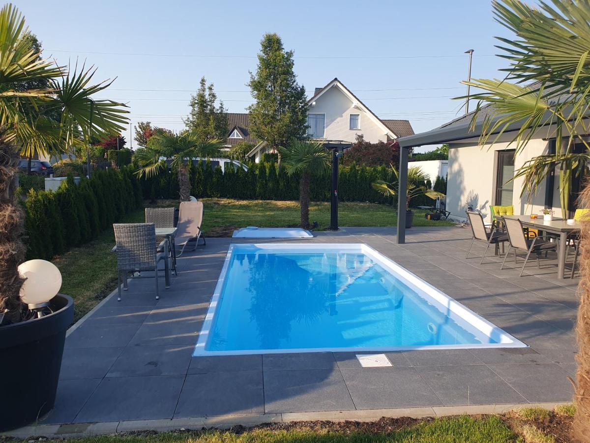 Grosszuegige Unterkunft Mit Terrasse Oberbrechen Esterno foto